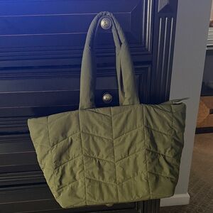 Nylon quilted tote bag for travel